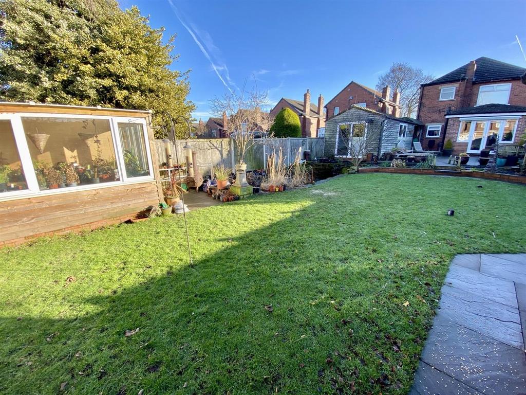 Bramleys Estate Agents - Thornhill - Edge Top (3).