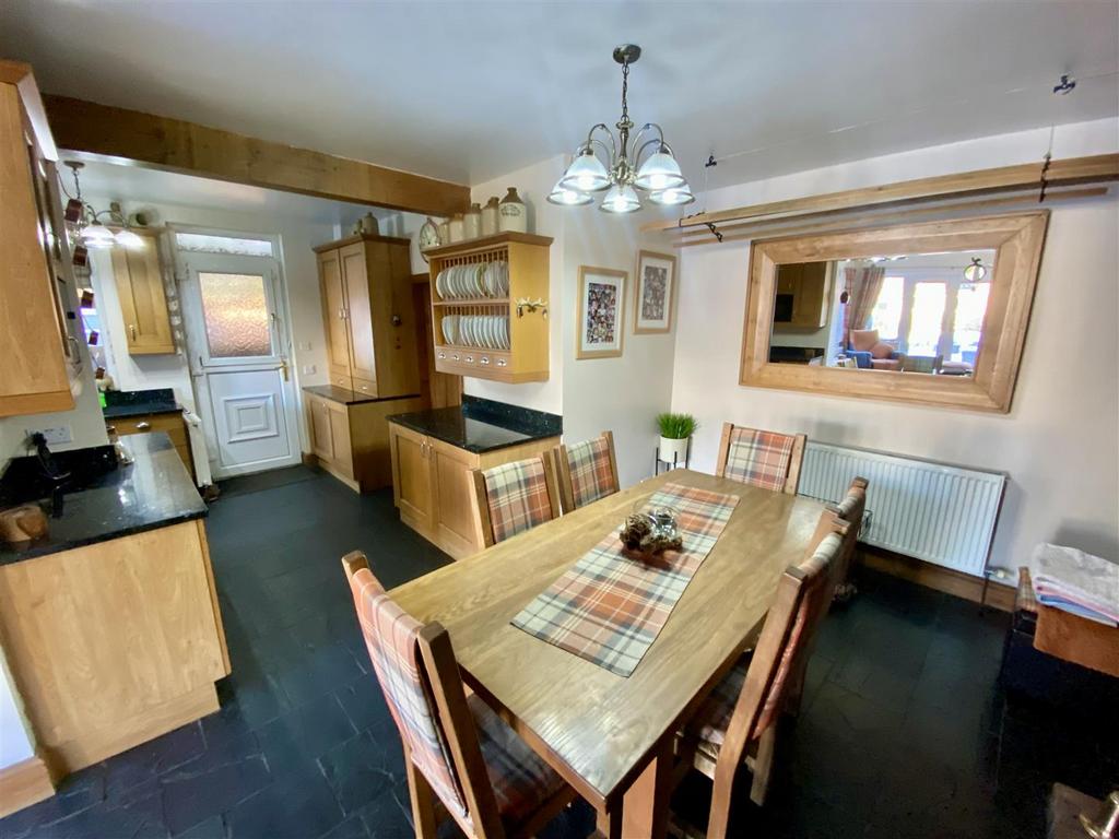 Bramleys Estate Agents - Edge Top - Thornhill - De