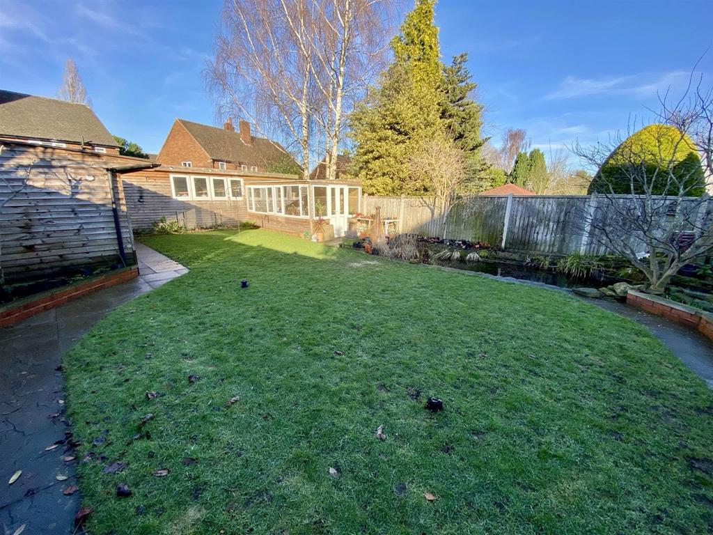 Bramleys Estate Agents - Thornhill - Edge Top (2).