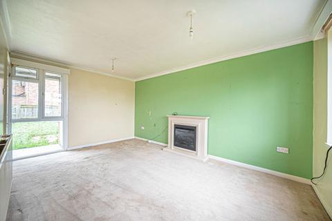 69 Pond Close, Overton, Basingstoke, RG25 3LZ