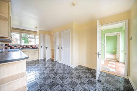 69 Pond Close, Overton, Basingstoke, RG25 3LZ