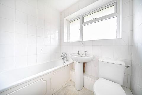 69 Pond Close, Overton, Basingstoke, RG25 3LZ
