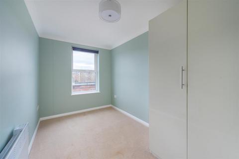 2 bedroom flat to rent, Coombe Lane, Raynes Park SW20