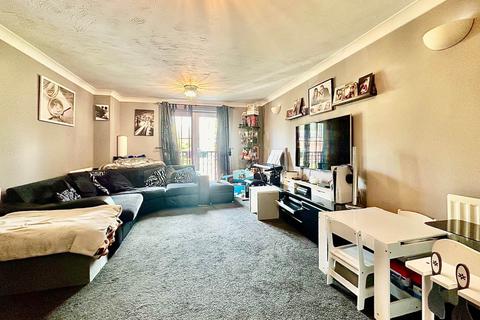 2 bedroom flat for sale, Lime Tree Court, London Colney, St.Albans AL2