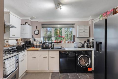 2 bedroom flat for sale, Lime Tree Court, London Colney, St.Albans AL2