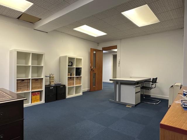 Office 1.JPG