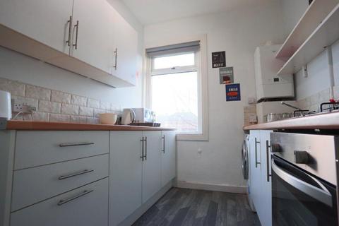 1 bedroom in a house share to rent, Calder Road, Broomhouse, Edinburgh, EH11