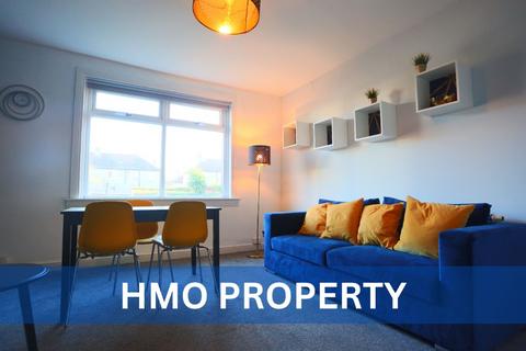 3 bedroom flat to rent, Calder Road, Broomhouse, Edinburgh, EH11