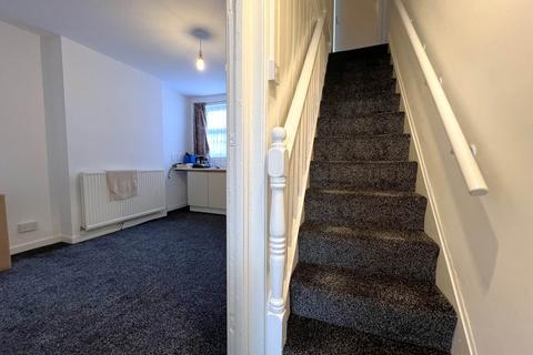 3 bedroom semi-detached house to rent, Stanley Street, Luton LU1