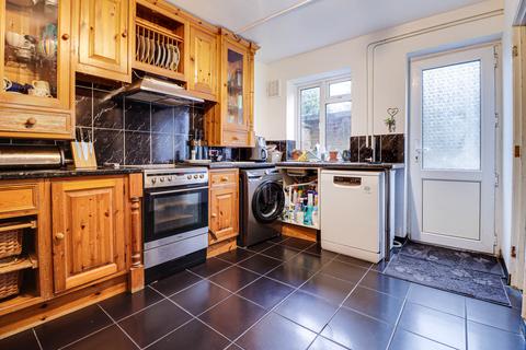 2 bedroom maisonette for sale, 26 Creighton Avenue, St Albans, Hertfordshire, AL1