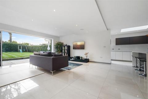 5 bedroom detached house for sale, Wickliffe Avenue, Finchley, London, N3