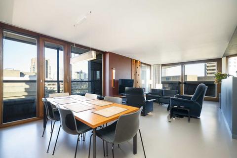 3 bedroom flat for sale, Lauderdale Tower, London EC2Y