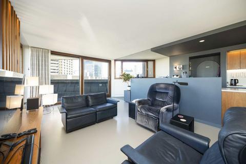 3 bedroom flat for sale, Lauderdale Tower, London EC2Y