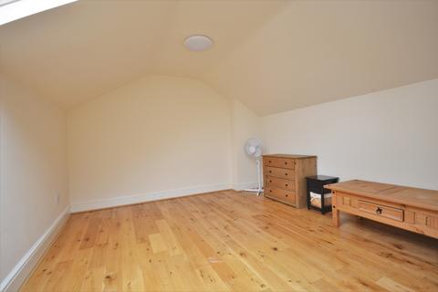 2 bedroom flat to rent, Loampit Vale London SE13