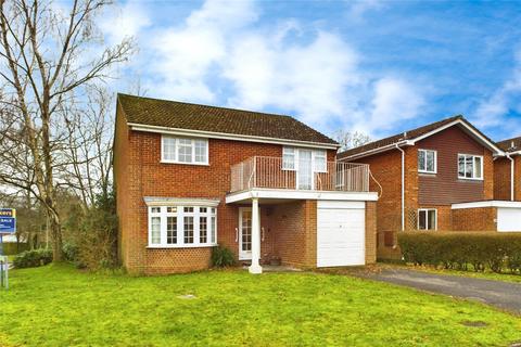 4 bedroom detached house for sale, Chippendale Close, Baughurst, Tadley, Hampshire, RG26