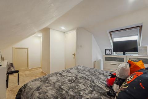 24 Kirkmichael Road, Helensburgh, G84 7NQ