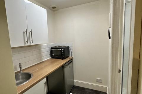 Studio to rent, Arpley st  (BILLS INC), Warrington WA1