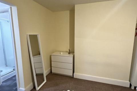 Studio to rent, Arpley st  (BILLS INC), Warrington WA1