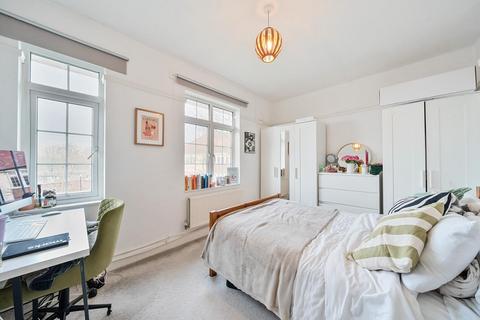 1 Fieldview, London, SW18 3HG