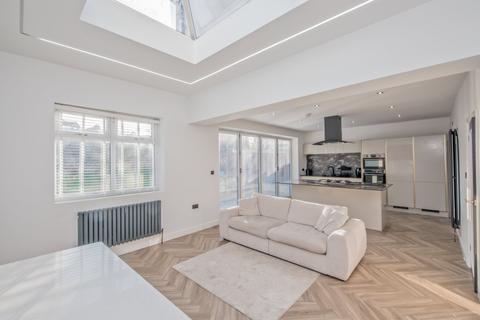 9 Bolton Drive, Bradford, BD2 2AD