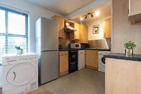 3 bedroom apartment to rent, Hope Court, Exeter