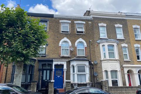 3 bedroom flat to rent, Dunlace Road, London E5