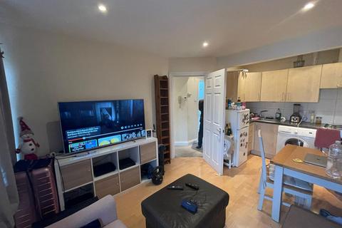 2 bedroom apartment to rent, Finchley Road, Temple Fortune, NW11