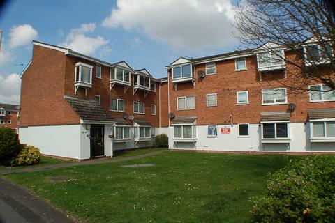 2 bedroom apartment to rent, Braithwaite Ave, Romford