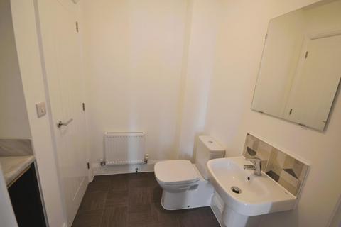 3 bedroom house to rent, Bronze Drive, Exeter