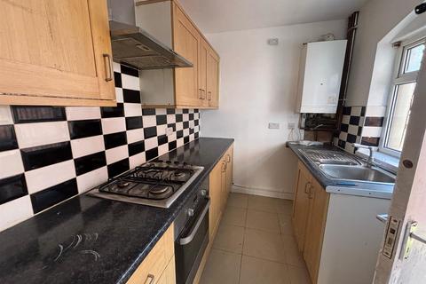 2 bedroom terraced house to rent, Capethorn Road, Smethwick