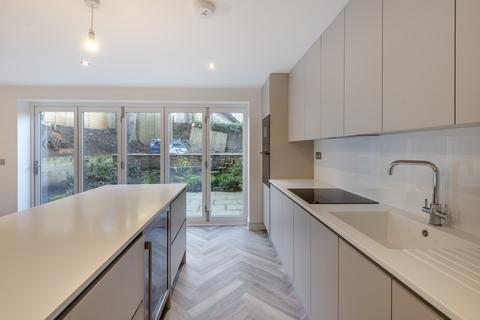 6 bedroom end of terrace house for sale, Kinsman Mews, Hertfordshire SG13