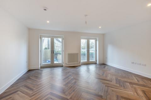 6 bedroom end of terrace house for sale, Kinsman Mews, Hertfordshire SG13