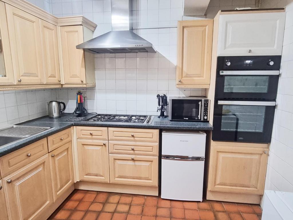 Waterloo Basement 5 Kitchen c.jpg