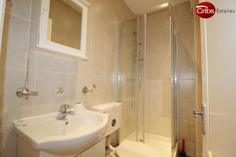 1 bedroom in a house share to rent, Morden, SM4