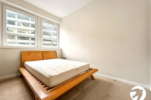 2 bedroom flat to rent, Calderwood Street, London, SE18