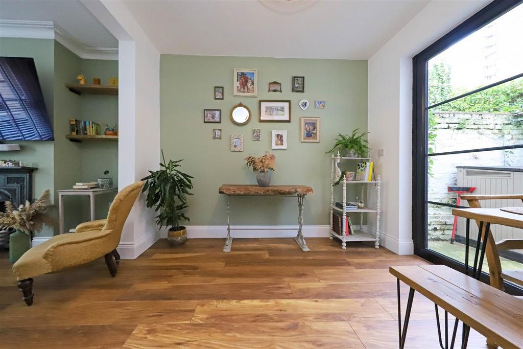 Nicholas james blaker st dining area.jpg