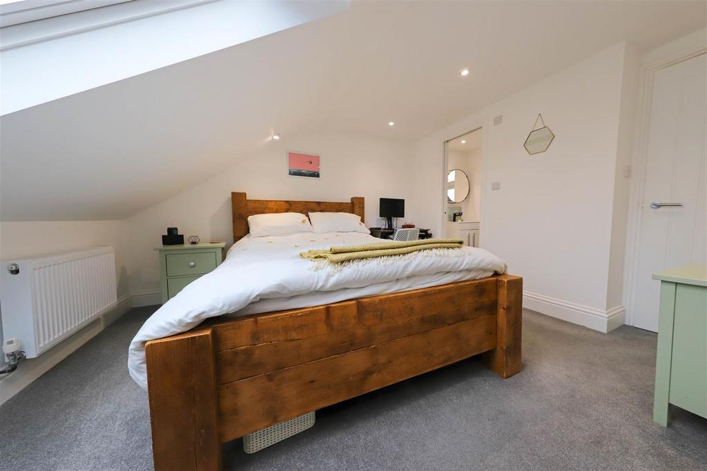 Nicholas james blaker st master bed .jpg