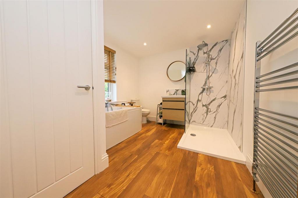 Nicholas james blaker st bathroom 2.jpg