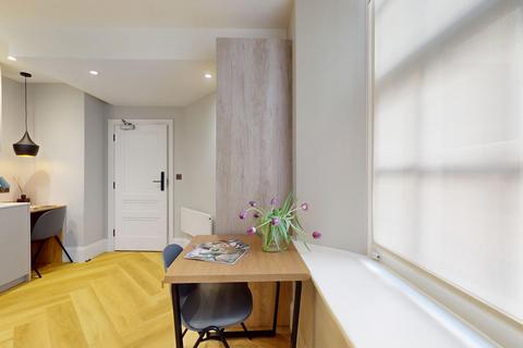 Studio to rent, Draycott Avenue, London SW3
