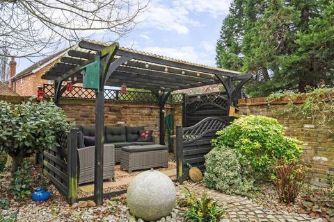 6 Barn Close, Borden, Sittingbourne, ME9 8JW