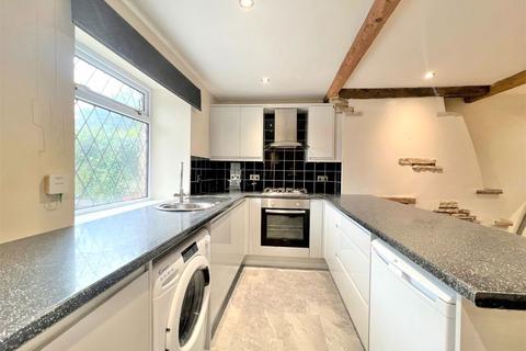 2 bedroom cottage for sale, Penistone Road, Shelley, HD8 8HY