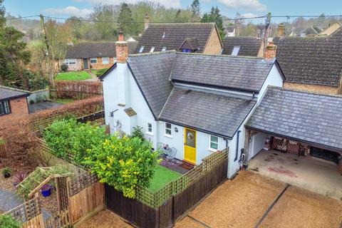 3 bedroom cottage for sale, Lynch Lane, Royston SG8