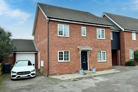 4 bedroom link detached house for sale, Peregrine Drive, Stowmarket IP14