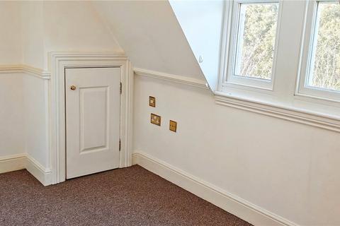 1 bedroom terraced house to rent, Marine Crescent, Kent CT20