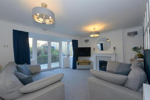 4 bedroom detached house for sale, Collingwood Drive, Bowbrook, Shrewsbury