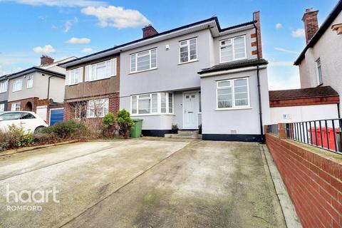 5 bedroom semi-detached house for sale, Clockhouse Lane, RM5 3QP, Romford