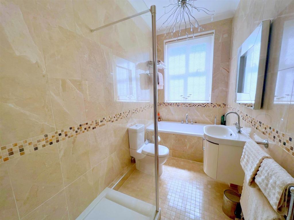 Modern Bathroom