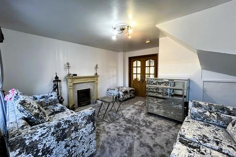 2 bedroom semi-detached house for sale, Fieldhurst Court, Bradford BD4