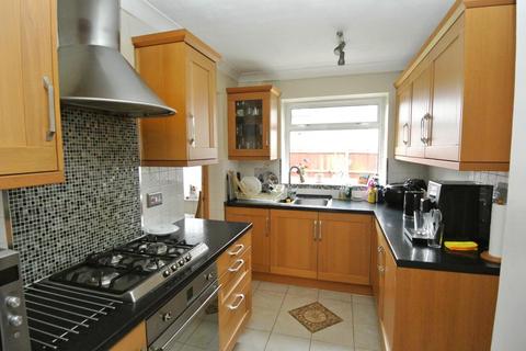 3 bedroom house for sale, Newhaven Crescent, Ashford TW15