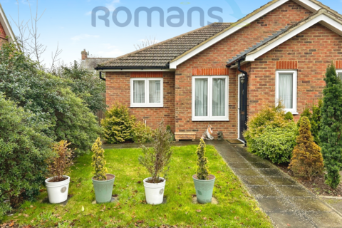 2 bedroom bungalow for sale, Alexandra Road, Farnborough, Hampshire